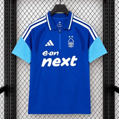 Maillot Nottingham Forest Travel Polo 2026/2027 Maillot Nottingham Forest Travel Polo 2026/2027